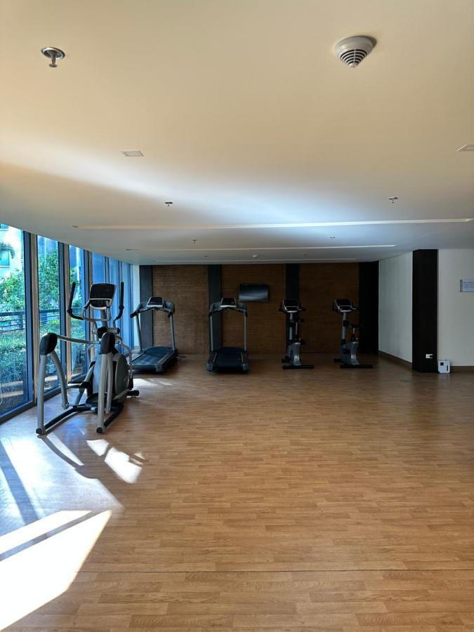 81 Newport Condominium Cluster 5 3A By Rechelle Nunag Pasay Extérieur photo