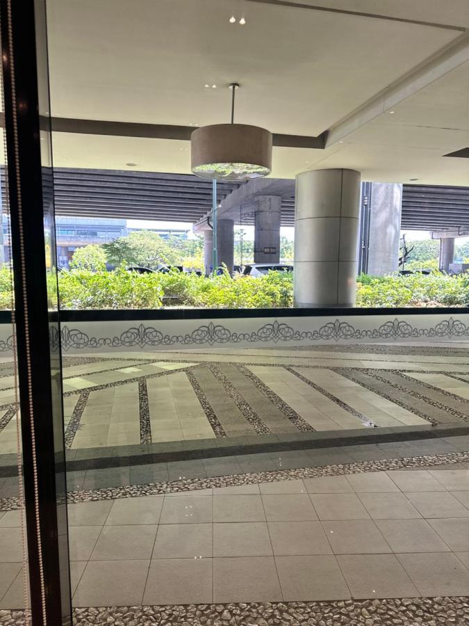 81 Newport Condominium Cluster 5 3A By Rechelle Nunag Pasay Extérieur photo